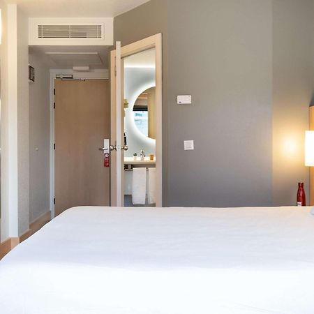 Ibis Madrid Алькобендас Екстер'єр фото