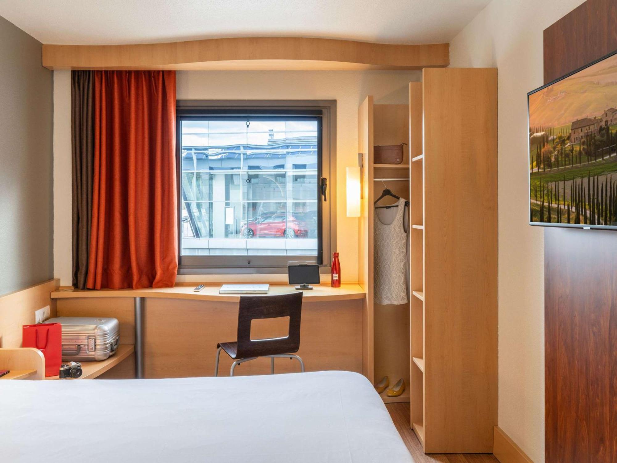 Ibis Madrid Алькобендас Екстер'єр фото